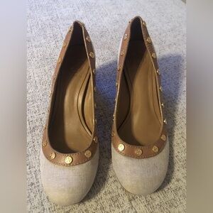 Tory Burch Beige Linen Round Toe Pump w/Gold logo grumets Size 7.5 M